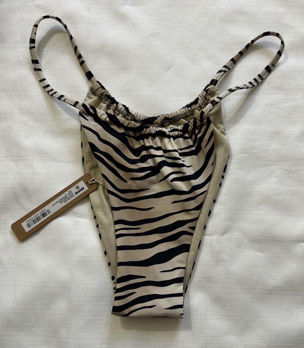 Skims NWT Signature String Bikini Bottom Champagne Tiger Print Medium